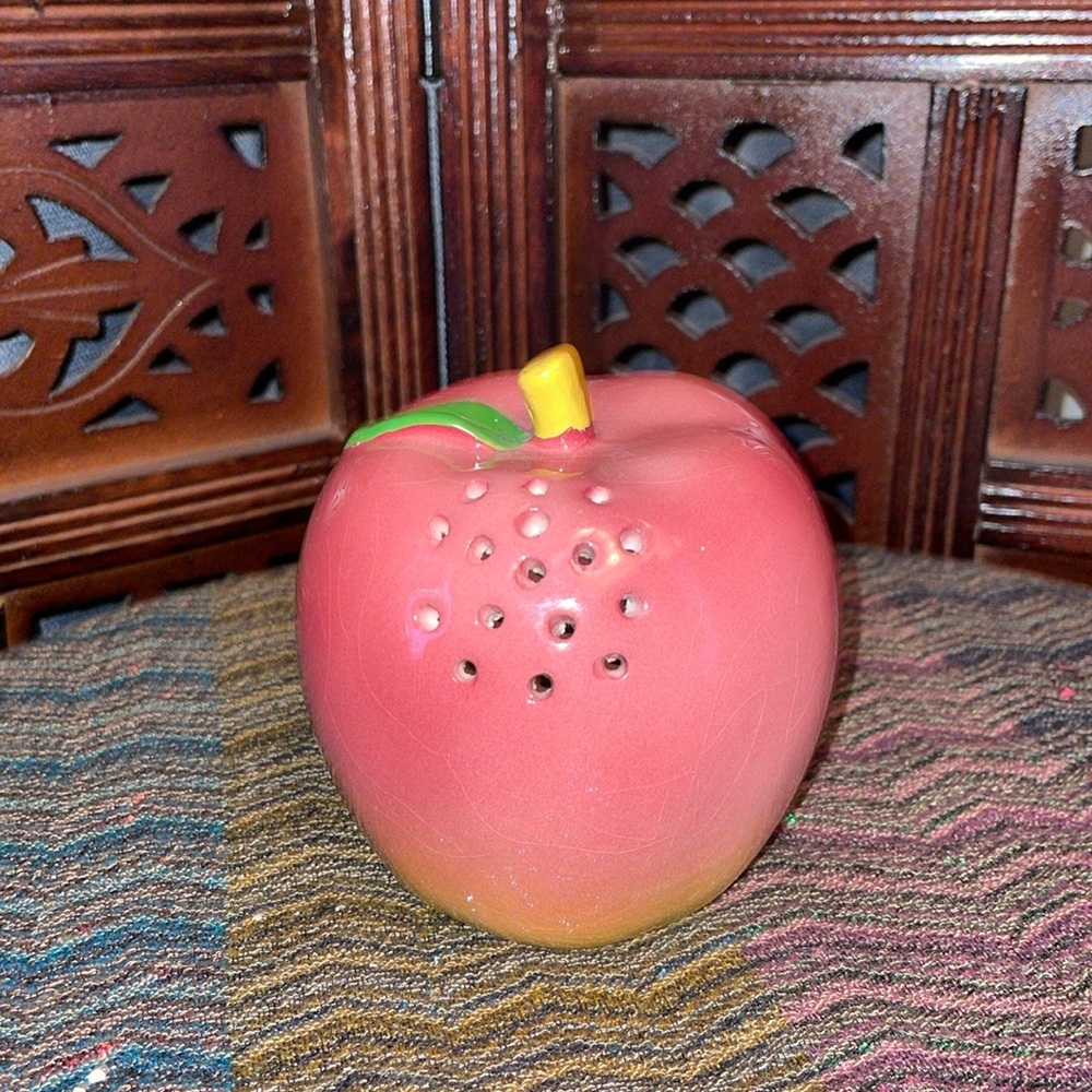 Vintage Apple Shaped Ceramic Shaker.